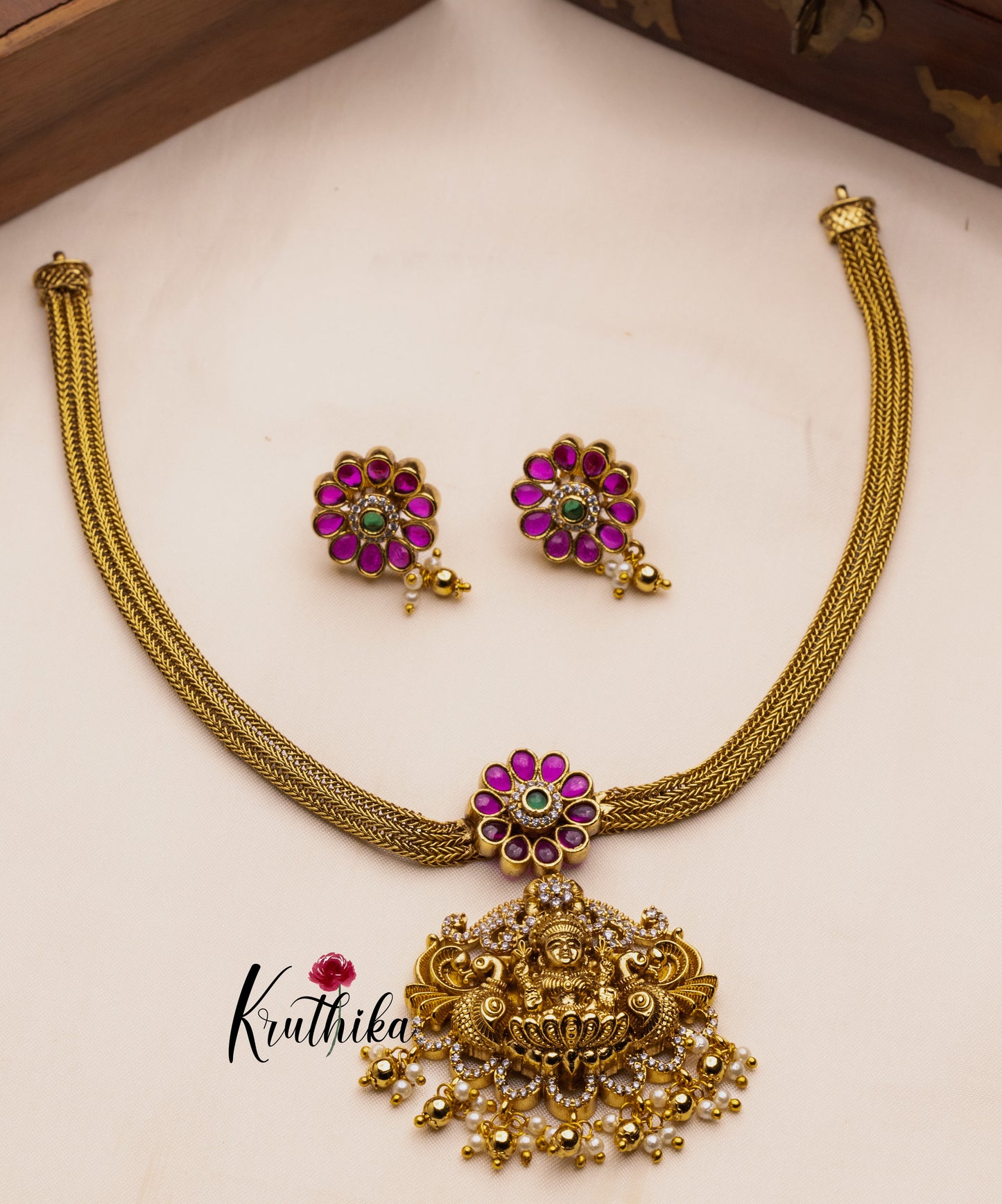 AD Lakshmi Flower chain set NC924