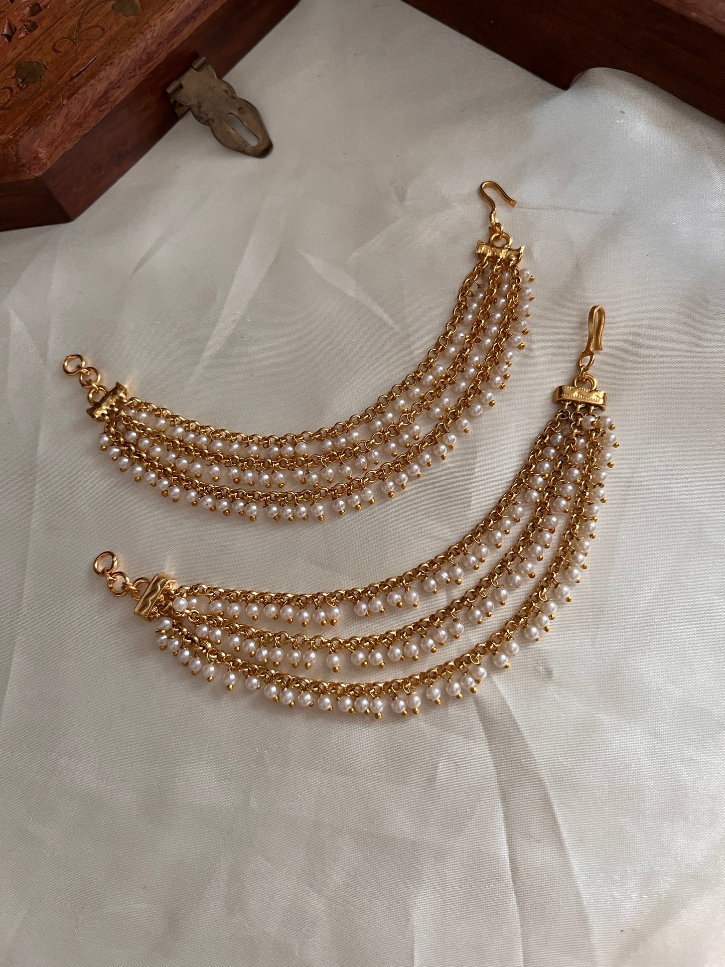 Beautiful Three Layer Pearl Earchains EC27