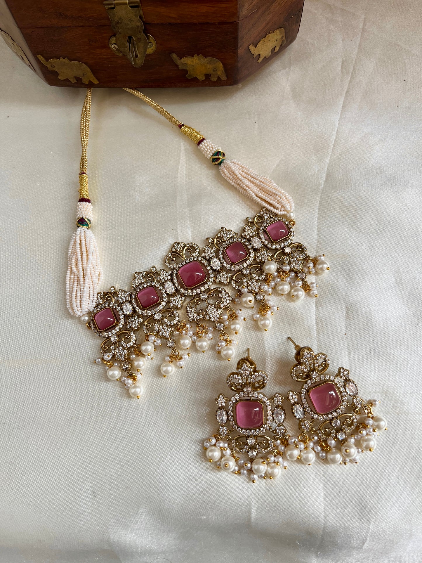 AD Victorian choker NC940