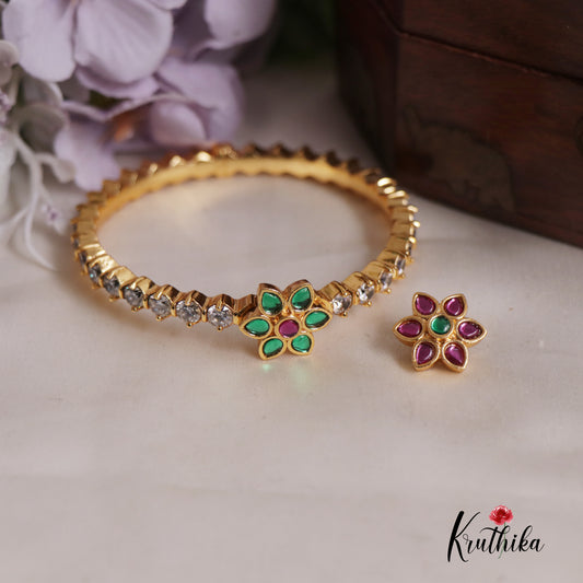 Beautiful Jadau Floral Sigle Kada With Interchangeable Floral Stud B351