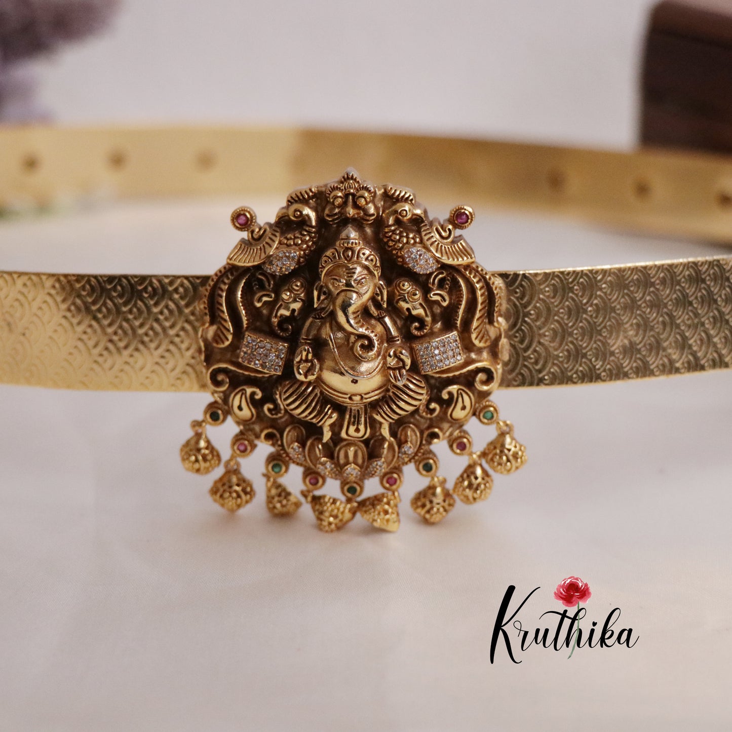 Premium Light Weight Antique Temple Ganesha Peacock Vaddanam V281