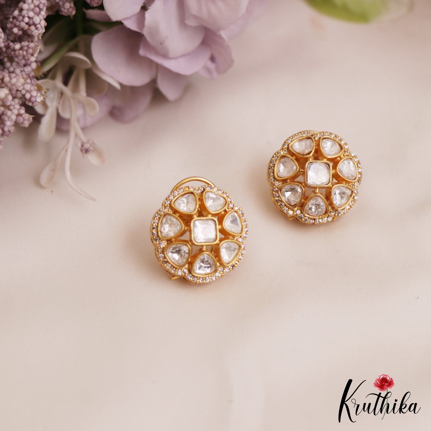 Elegant Floral Motifs Mossanite Stud Earrings E1009