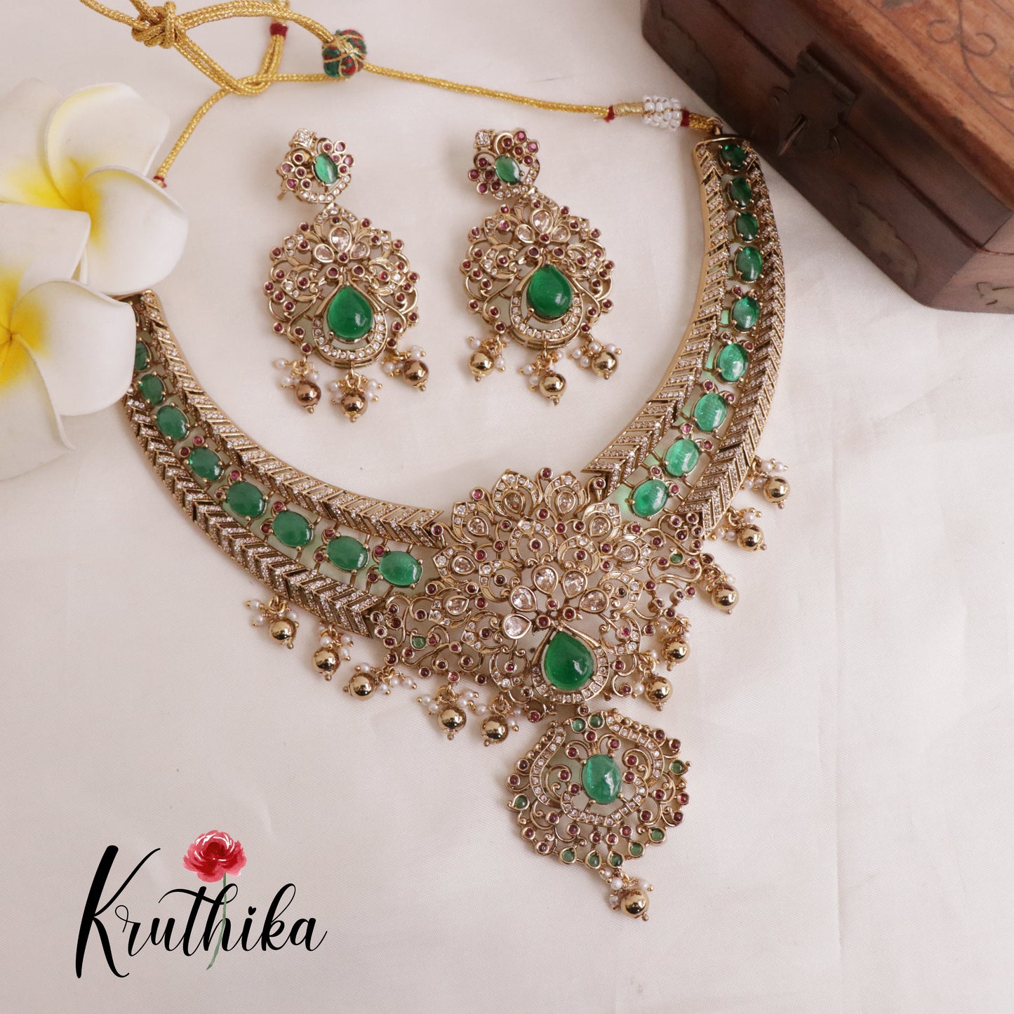 Beautiful AD Victorian Necklace with Golden Beads Nc1979