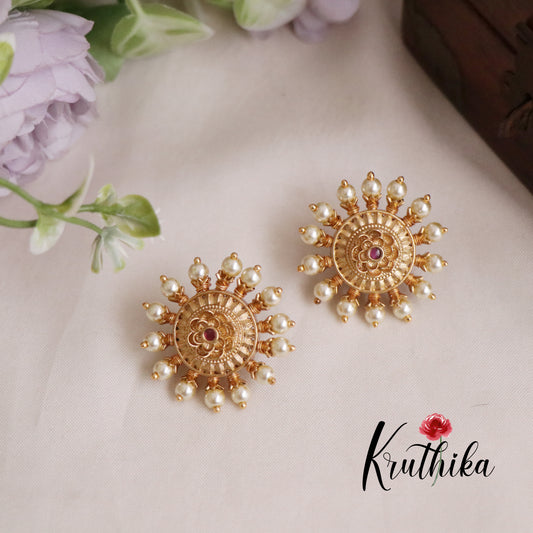 Simple AD Pearl Ear Studs E611