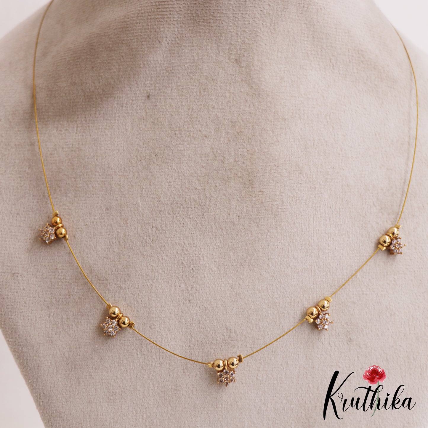 Simple AD Floral Motifs Invisible Chain NC2794