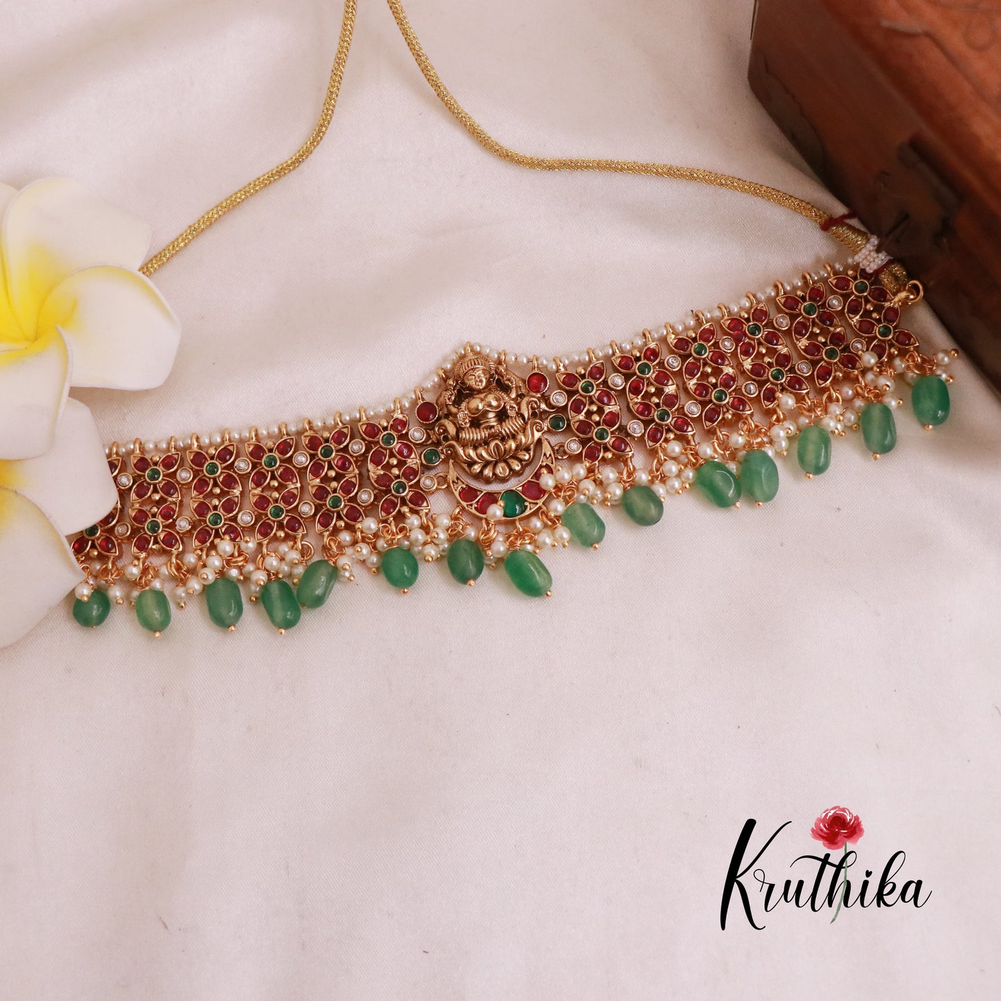 Beautiful Lakshmi Kemp Stones Choker NC1829 (Available in 2 Colours)