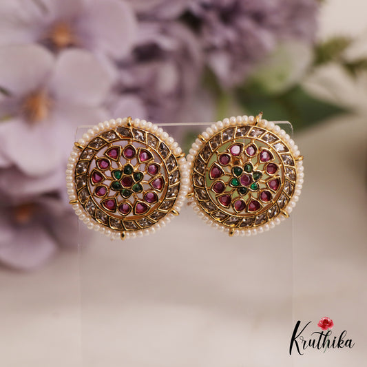 Classic Pearl Border Floral Motifs Kemp Stud Earrings E961