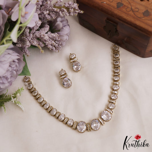 Beautiful Geometric Motifs Victorian Necklace NC2670 (Available In 2 Colors)