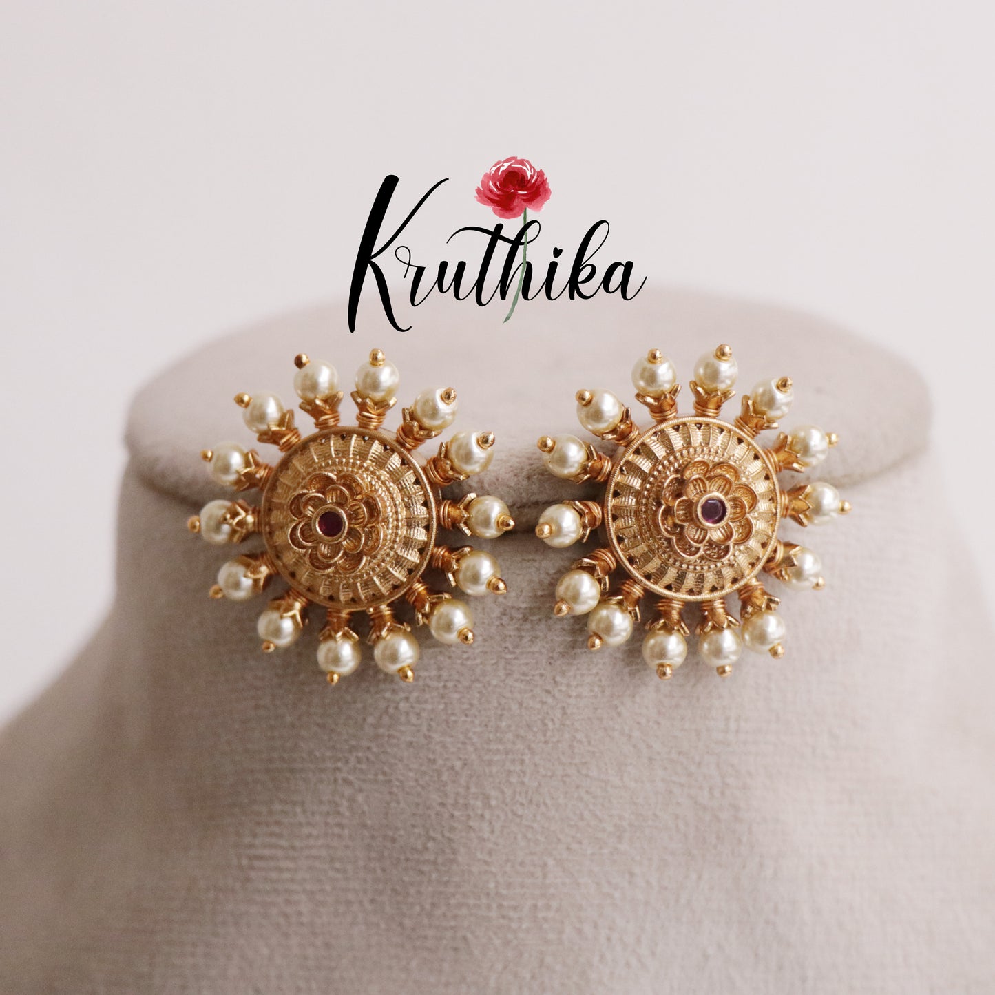 Simple AD Pearl Ear Studs E611