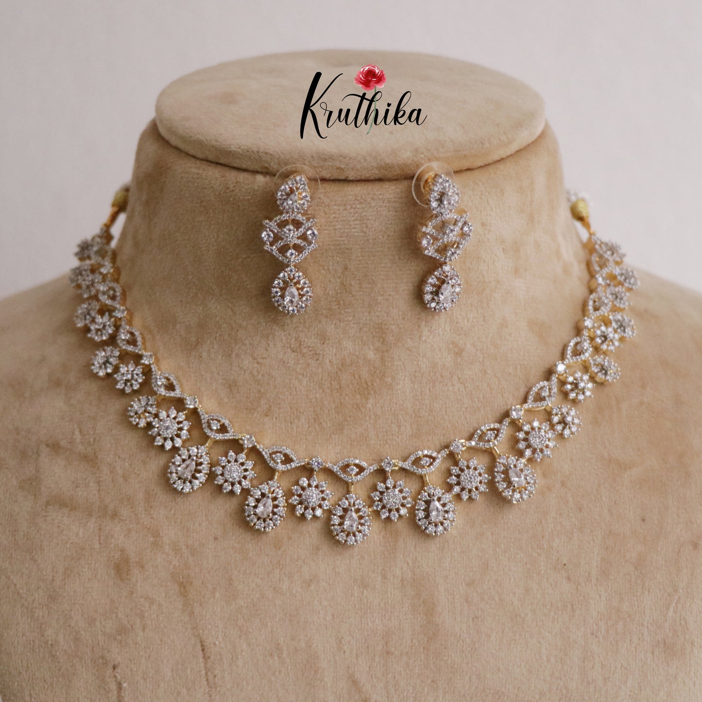 Elegant CZ Sparking Floral Necklace Set NC2176