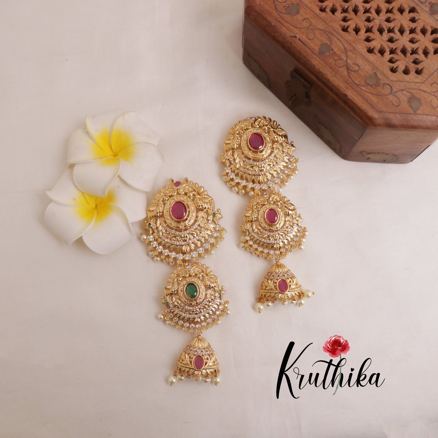 Gorgeous Peacock Jada Billa J134