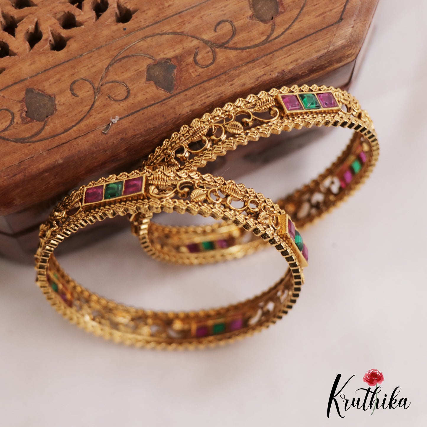 Beautiful Leaf Square Motifs Kemp Bangles B470 (Set of 2 Bangles)