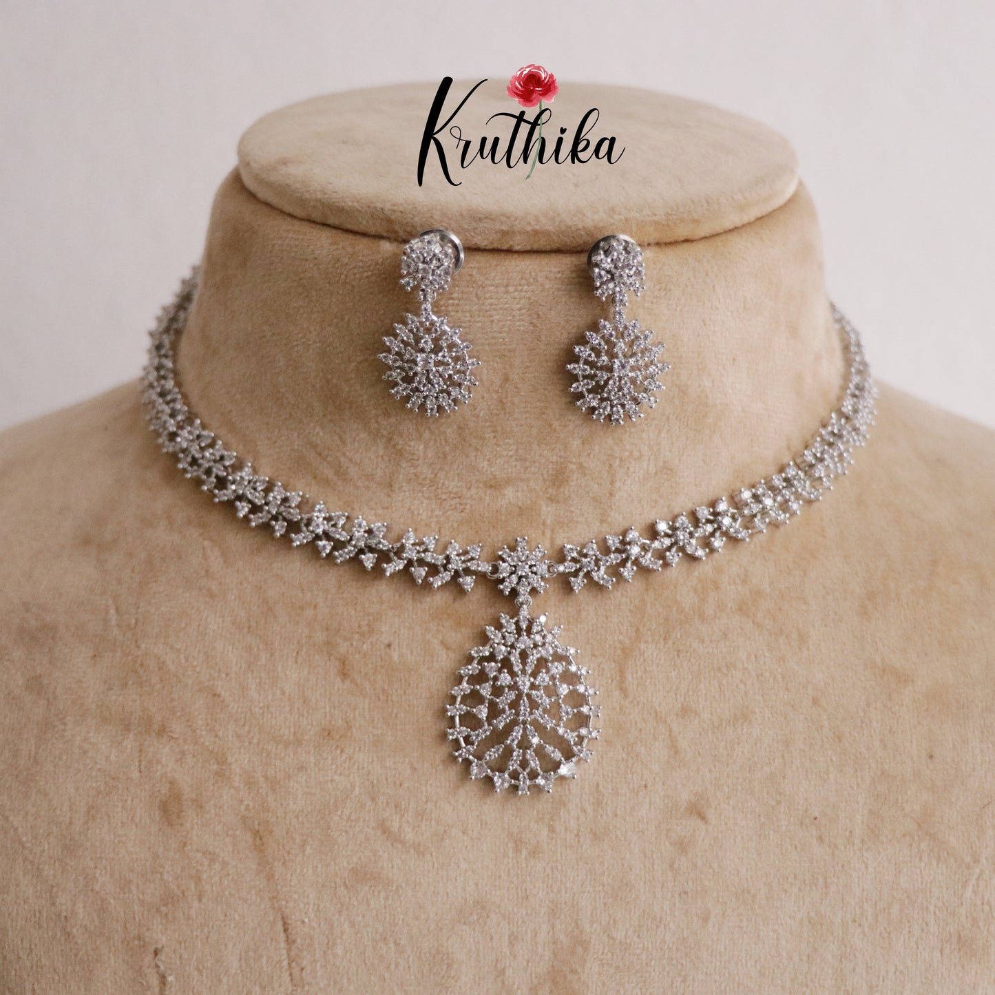 Simple Trendy Floral Teardrop Necklace NC2619