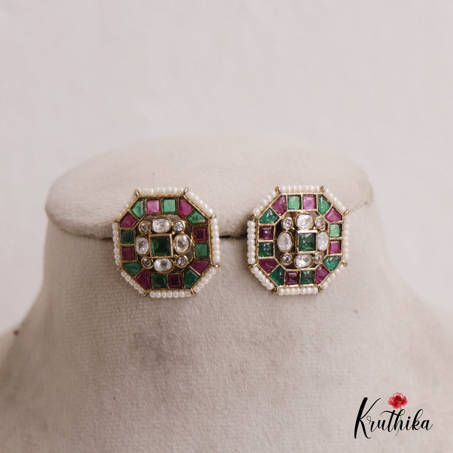 Elegant Geometric Shaped Jadau Earrings E796