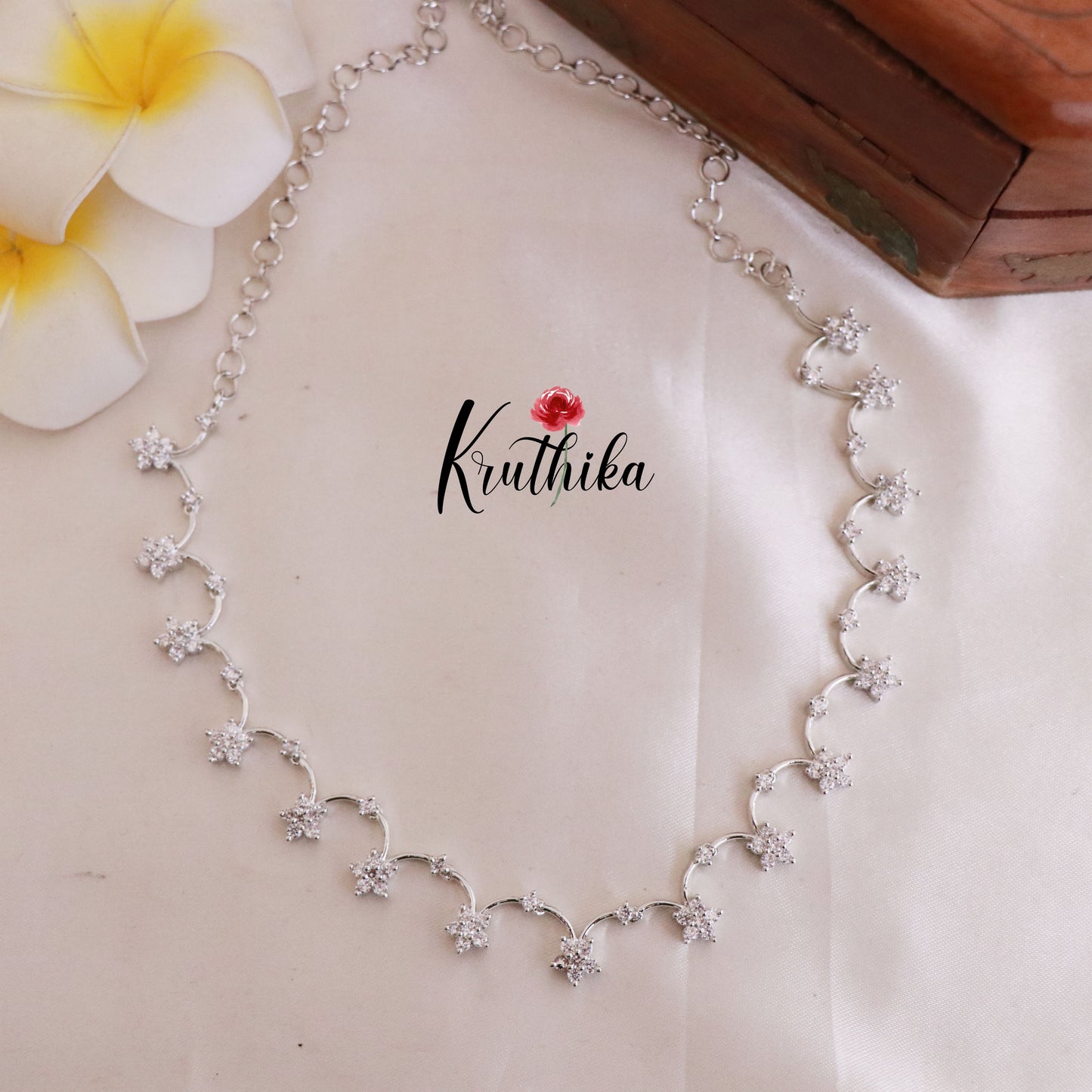 Trendy Simple CZ Flower Design Necklace NC1833