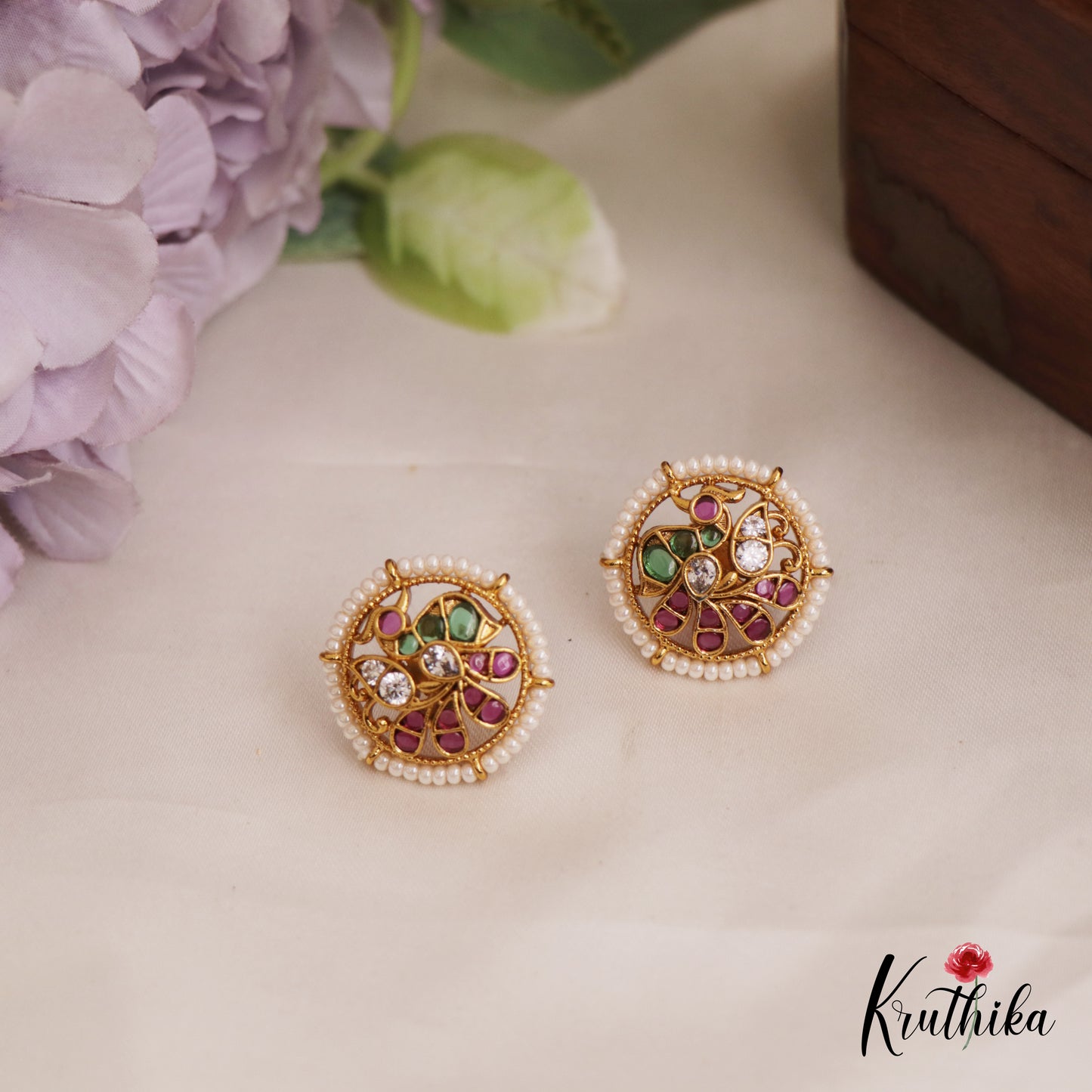 Elegant Pearl Border Peacock Motifs Stud Earrings E952