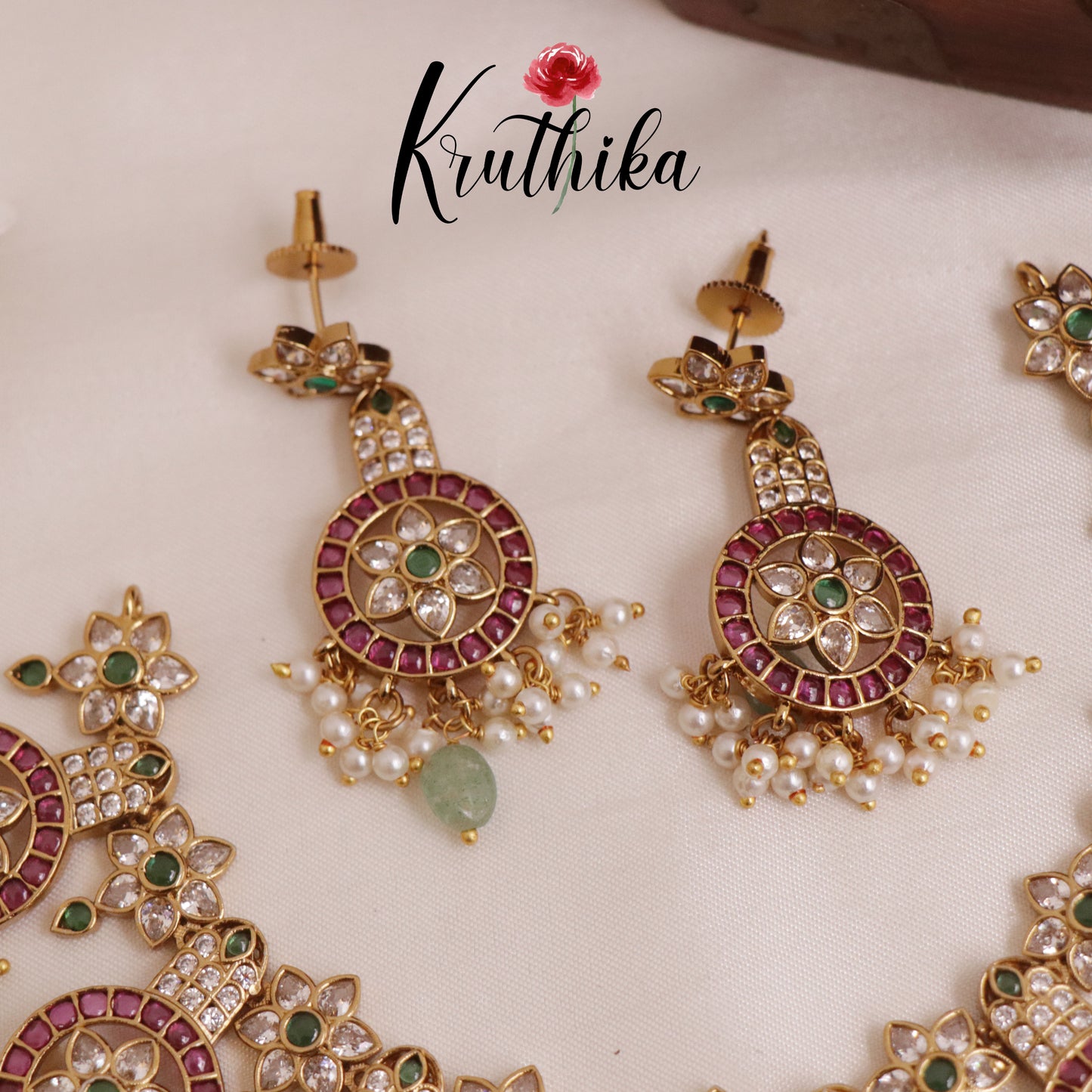 Elegant Kemp Flower Necklace NC1963 [Available in 2 colours)