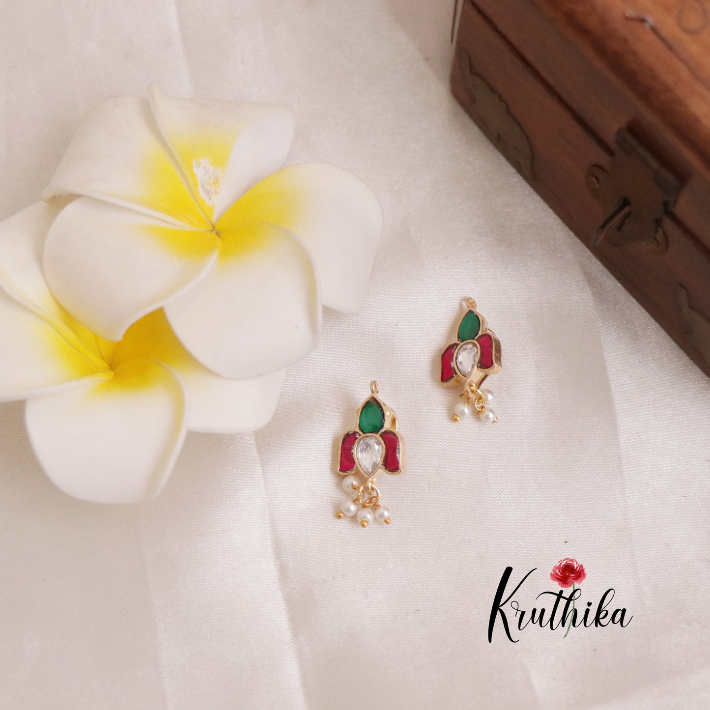 Beautiful Jadau Earcuffs | upper earrings | Bugadi Earrings E507