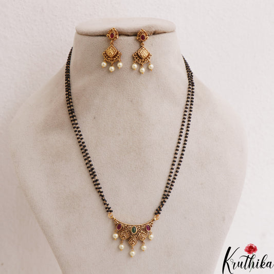 Classic Floral teardrop Motifs Double Layered Black Beads Chain With Pendant NC3080