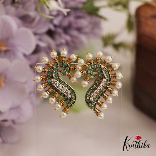 Beautiful Pearl Border Peacock Motifs Stud Earrings E954
