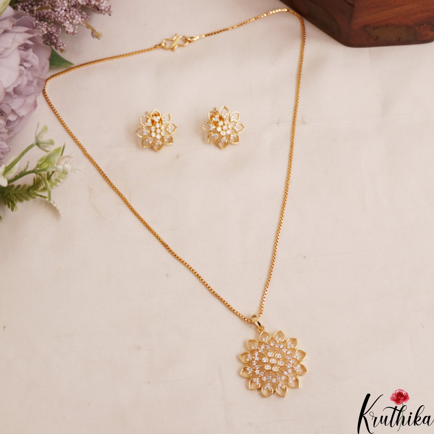Elegant AD Floral Motifs Gold-Tone Chain Pendant Set NC2934