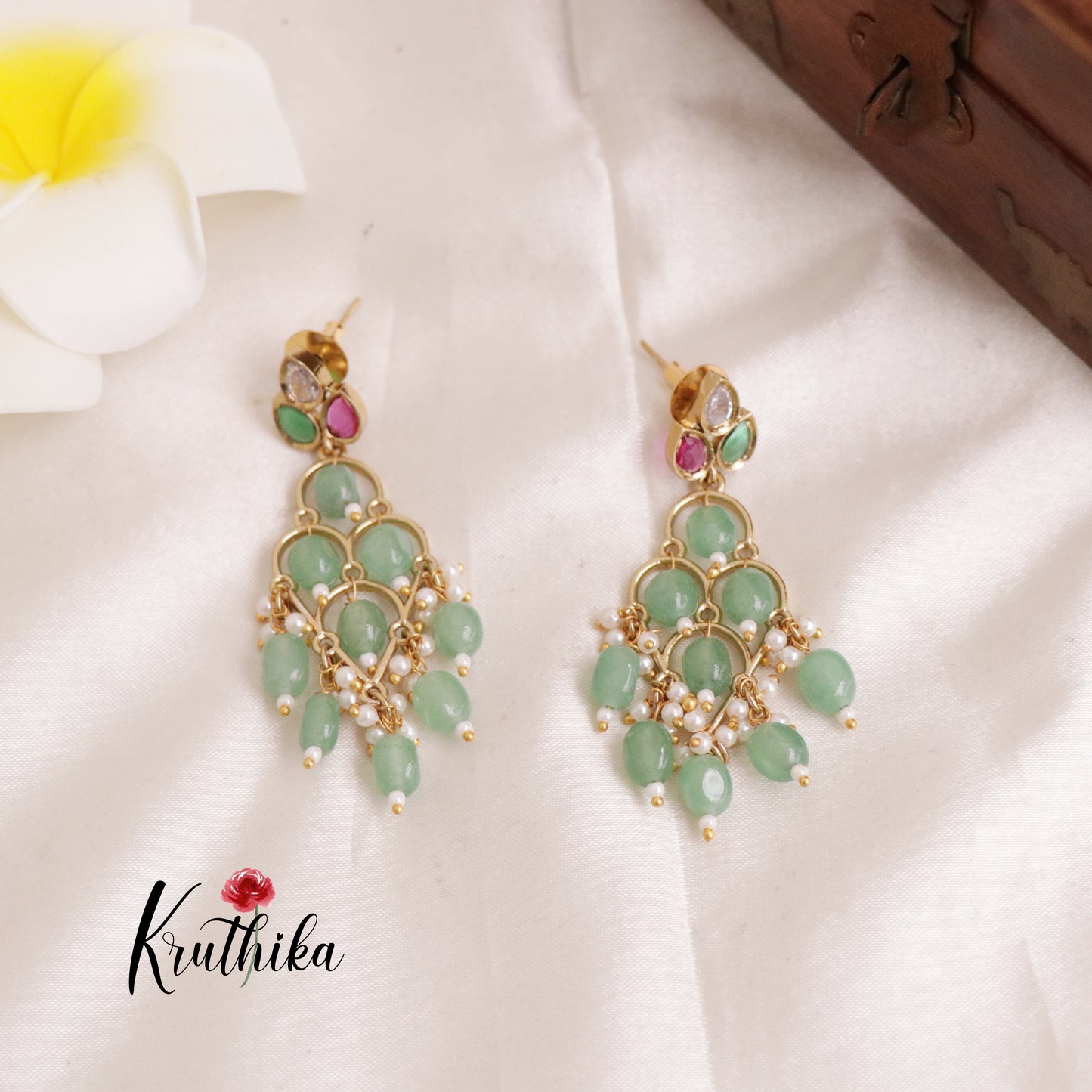 Pretty Green stone Chanda Bali Earing's E477