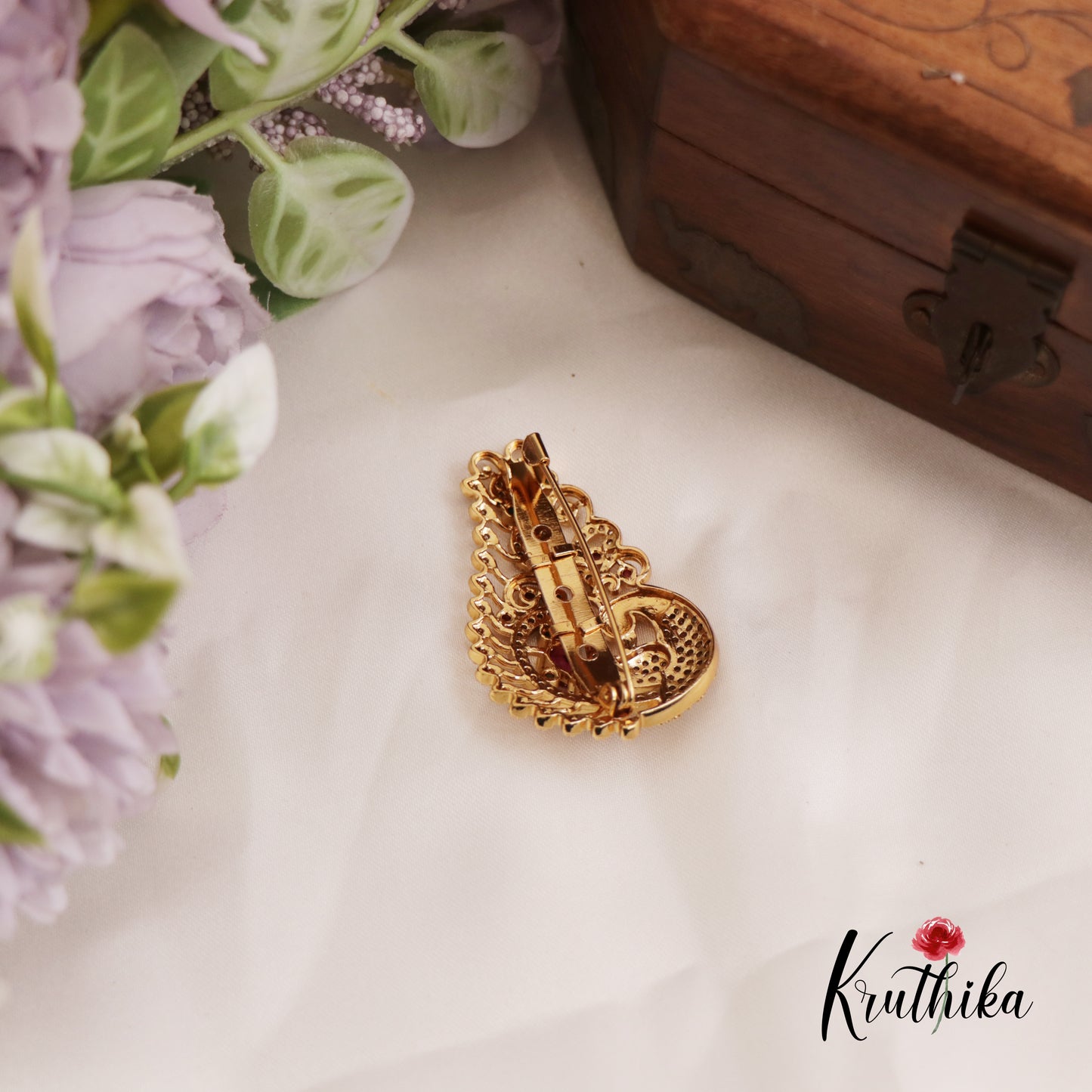 Beautiful AD Peacock Mango Motifs Saree Pin SP48