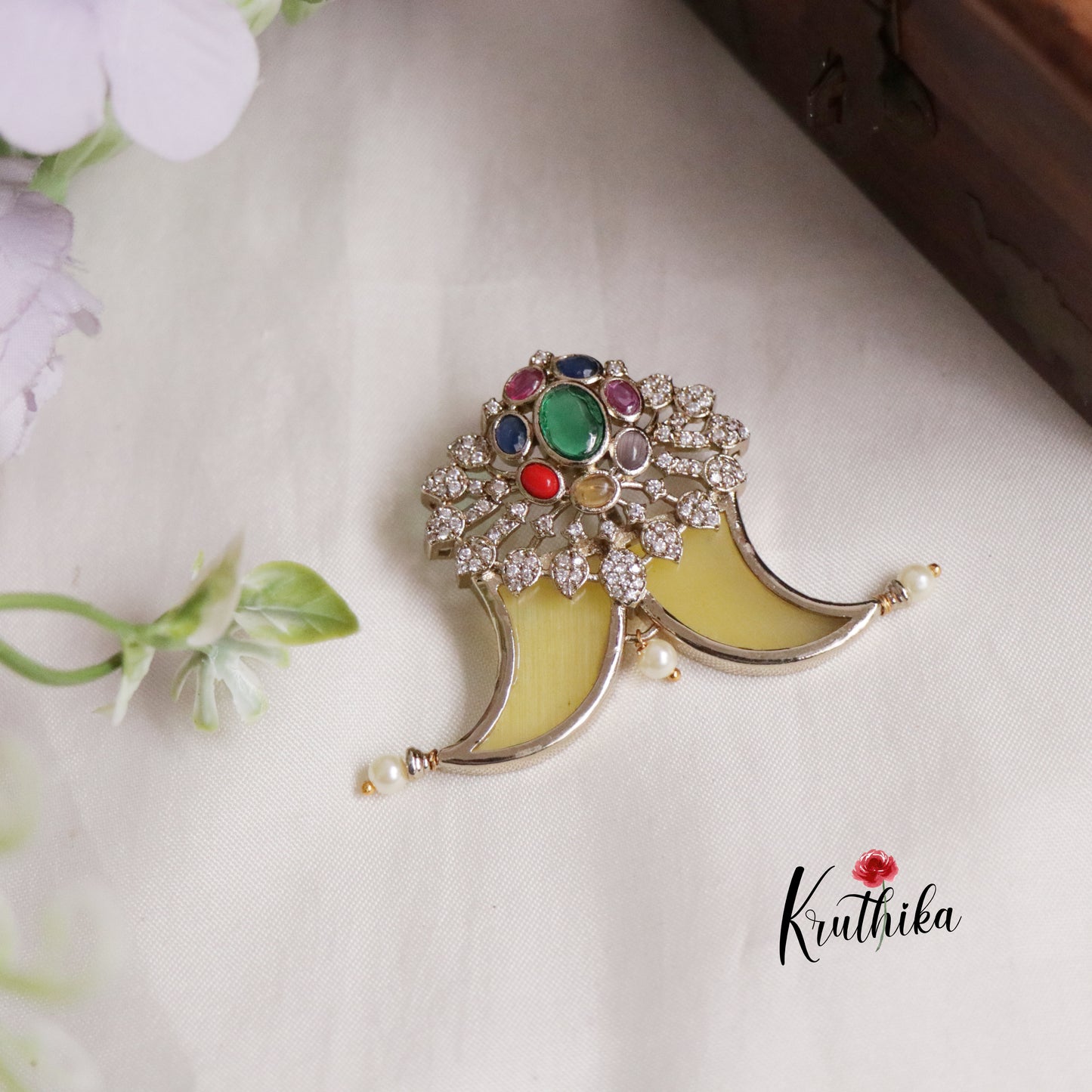 Pretty Victorian Puligoru  Pendant PS25 (Available in 5 Colours)