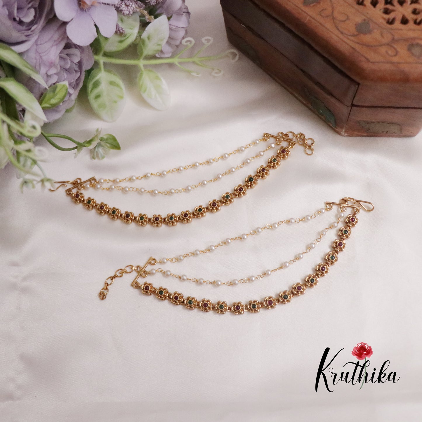 Simple Three Layer Earchain EC114