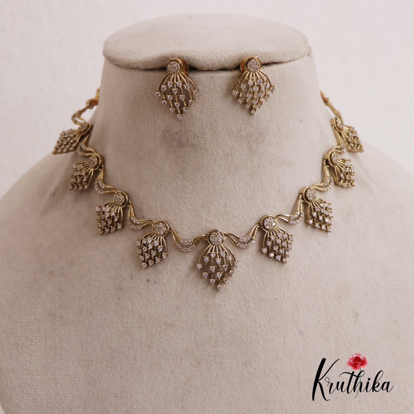 Beautiful CZ Leaf Shape Sparkling Necklace NC2556