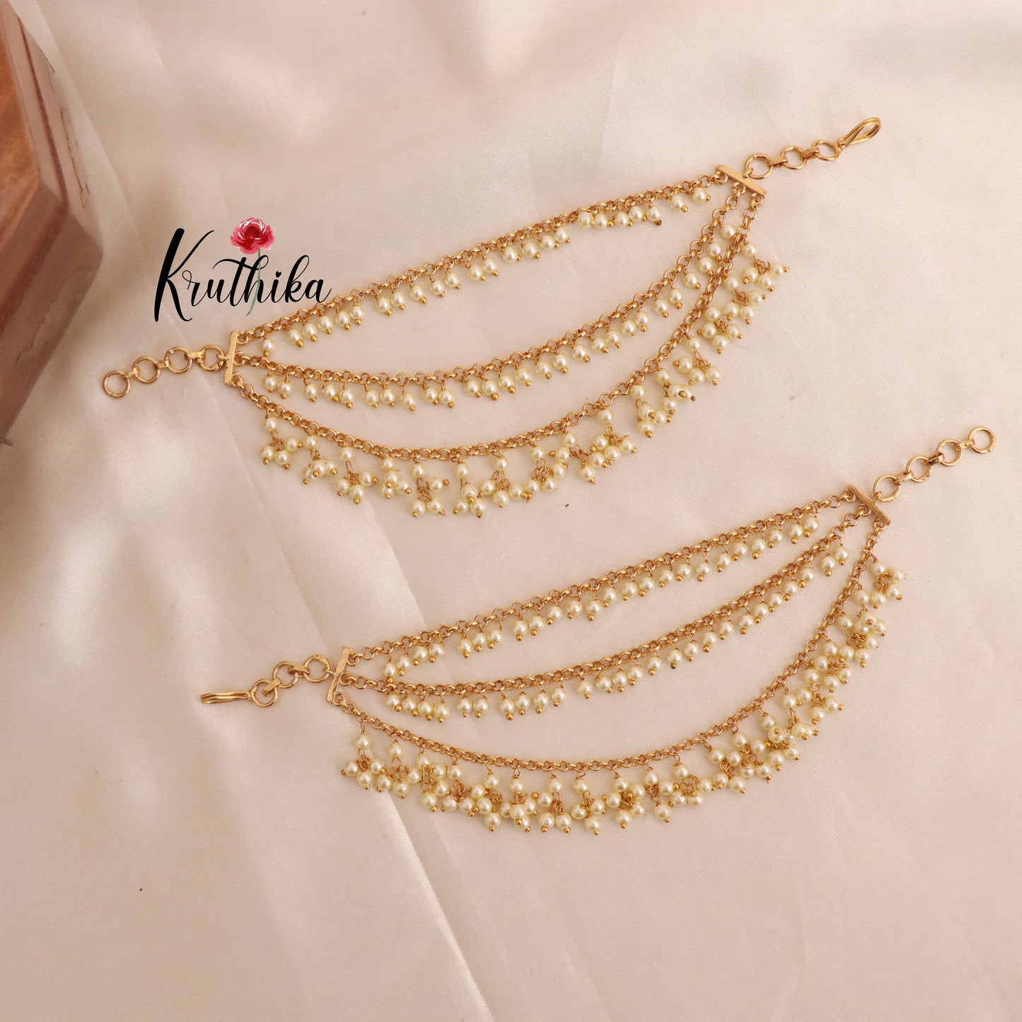 Simple three layer pearl earchains EC69
