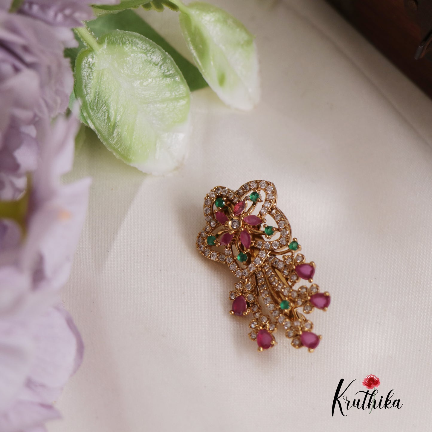 Radiant Kemp Floral Saree Pin SP16