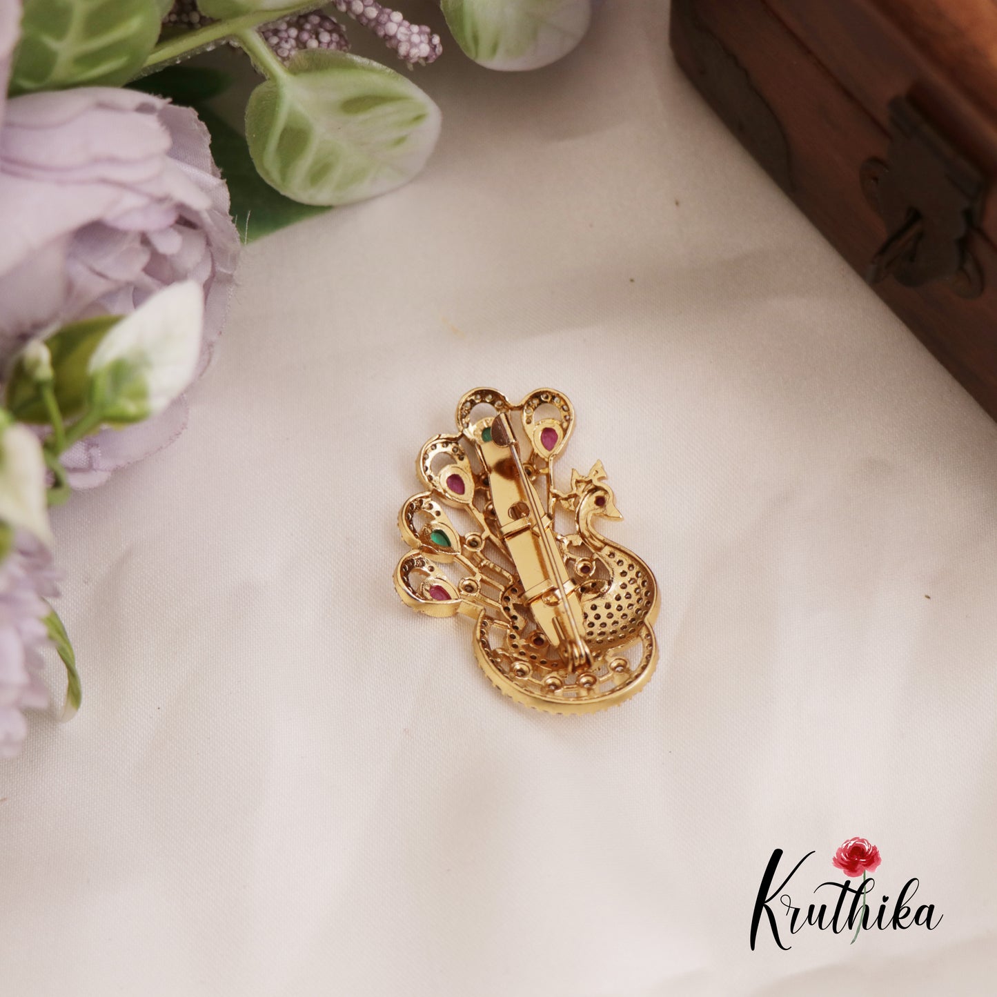 Trendy Peacock Motifs Kemp Saree Pin SP52