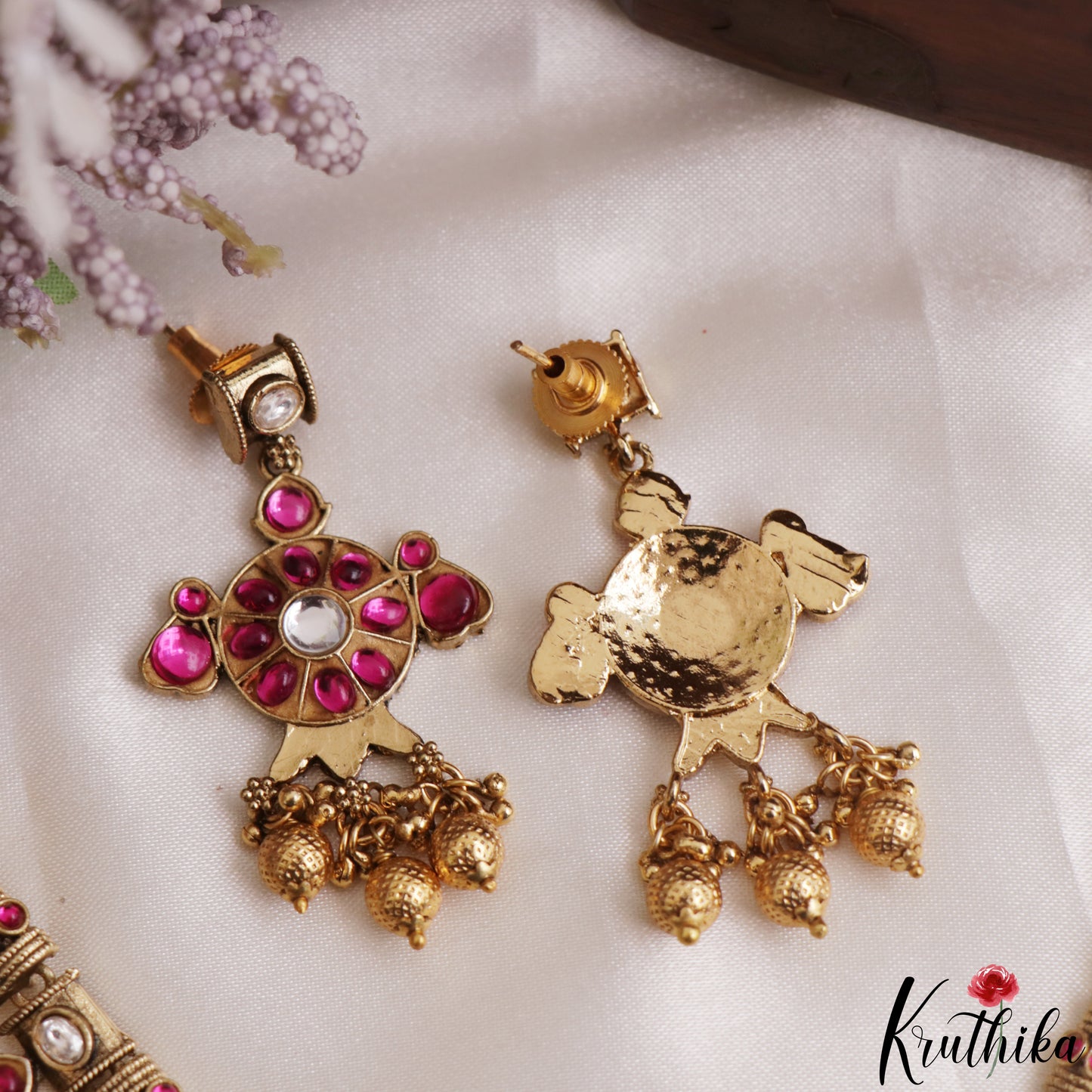 Traditional Shanka-Chakra-Nama Motifs Jadau Necklace NC3143