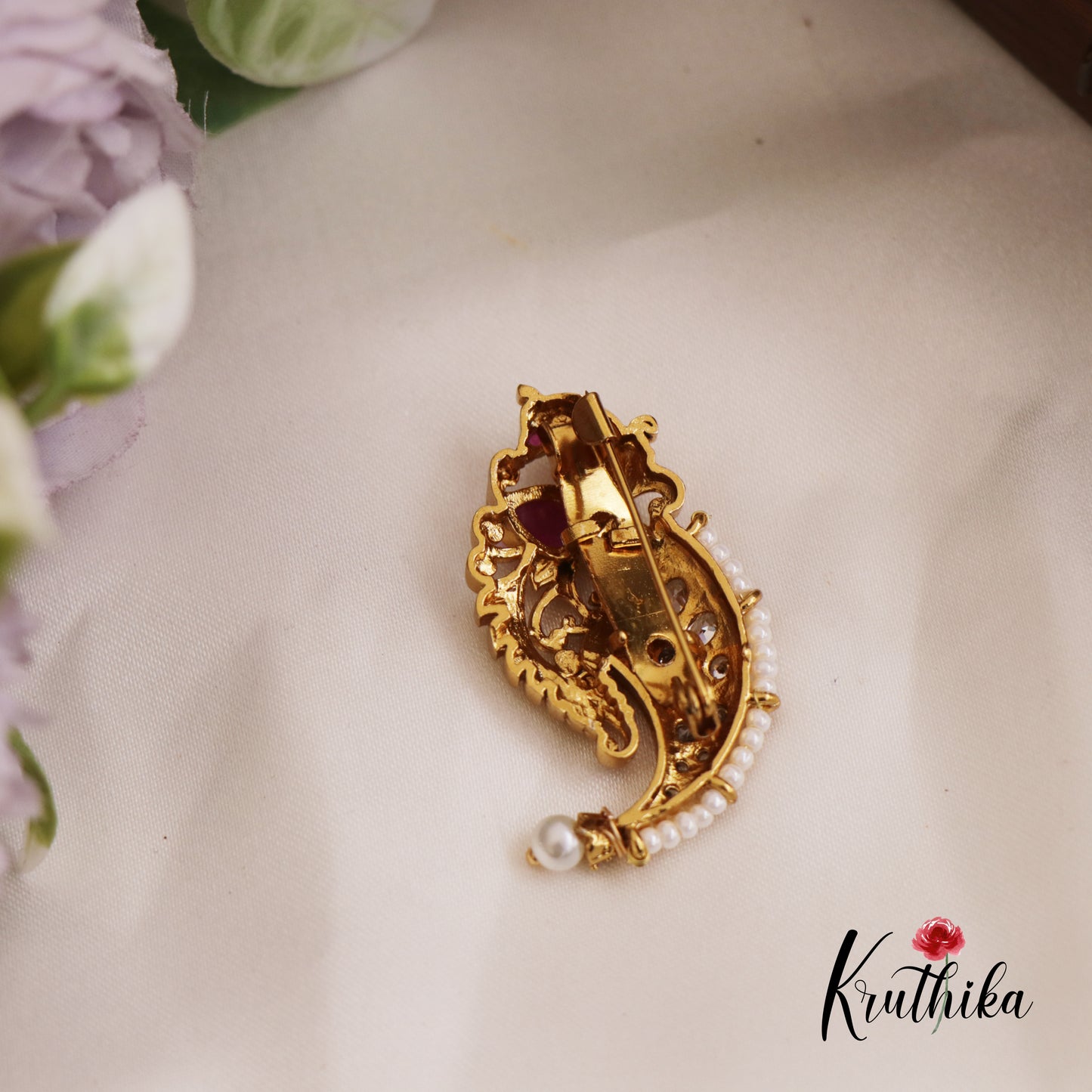 Beautiful Peacock Motifs Kemp Saree Pin SP53