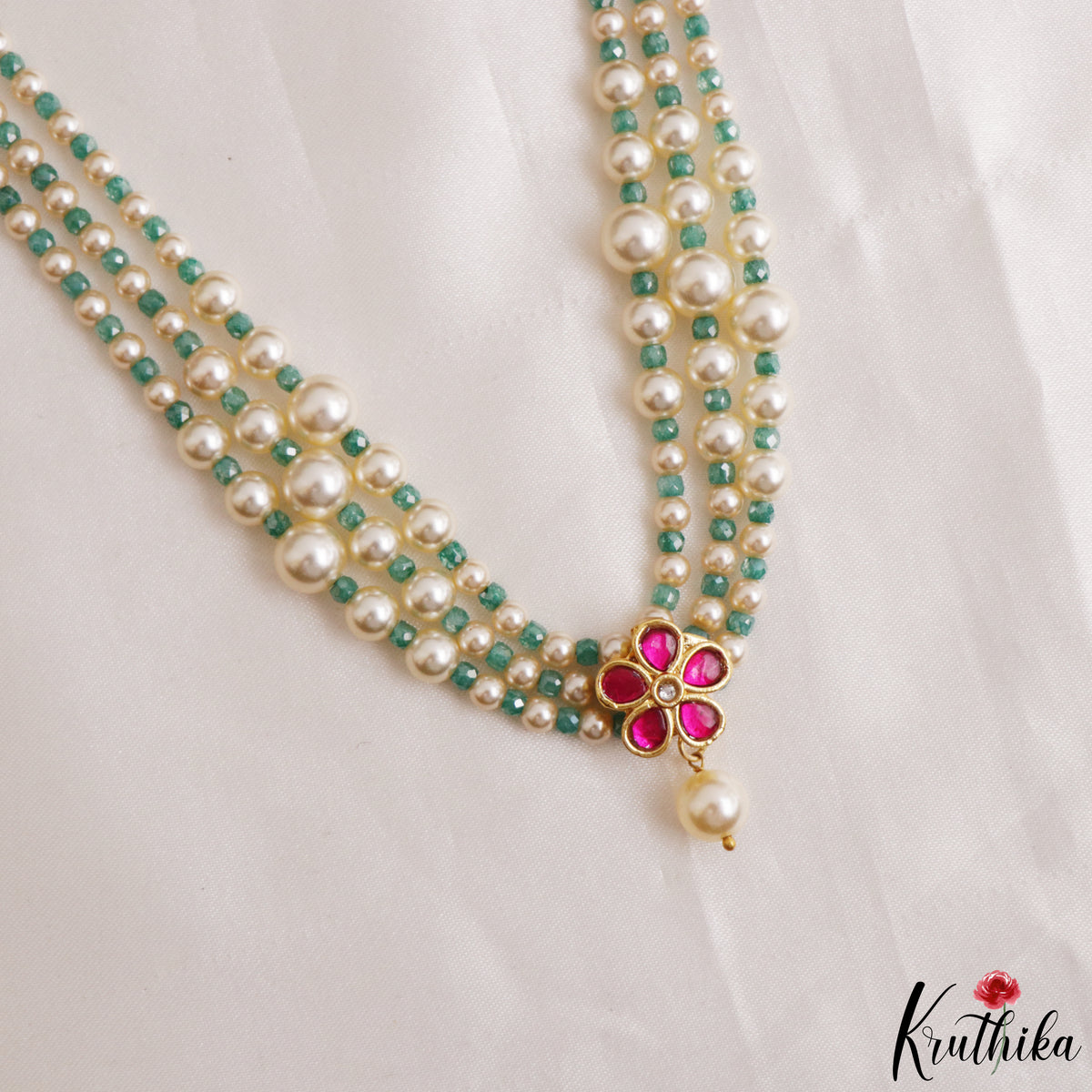 Pretty Jadau Pendant Emerald Beaded Necklace NC3301