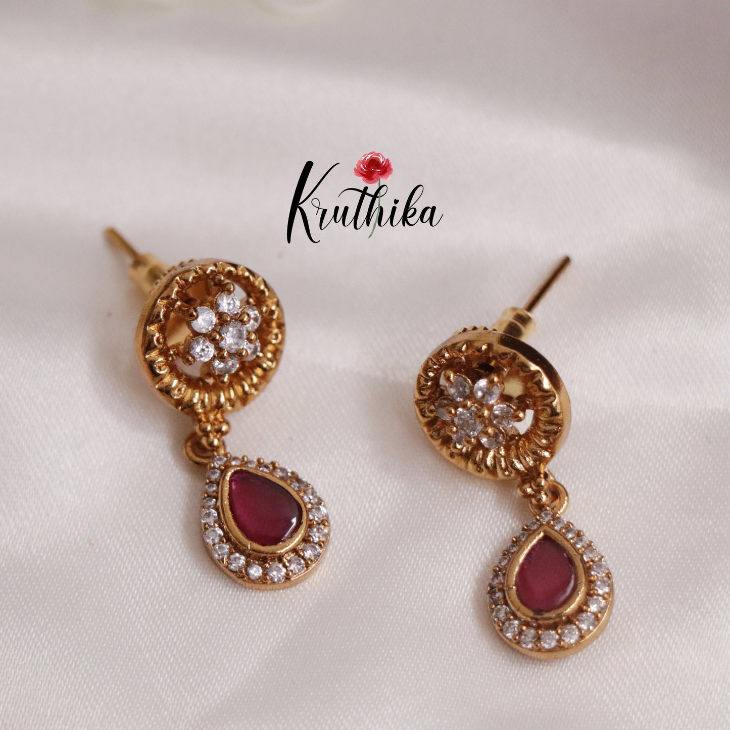 Simple CZ Sparkling Floral Necklace NC2242 (Available in 2 Colors)