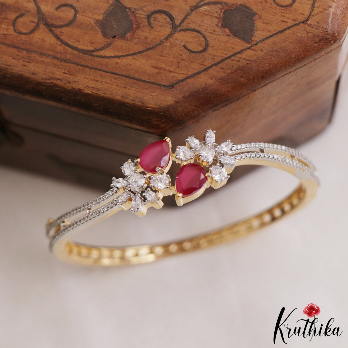 Fashionable AD ruby Gold Tone Design Openable Bracelet B590