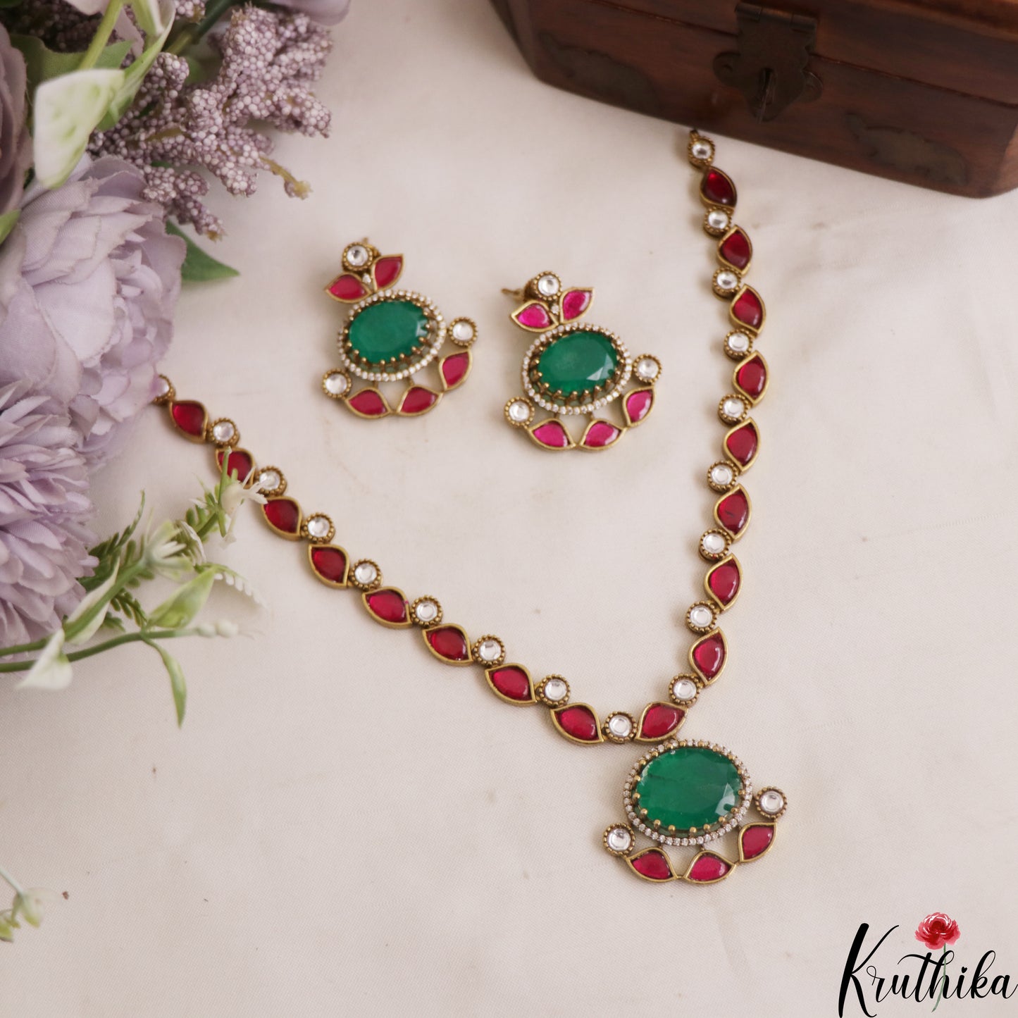 Pretty Geometric Motifs Jadau Necklace NC2946