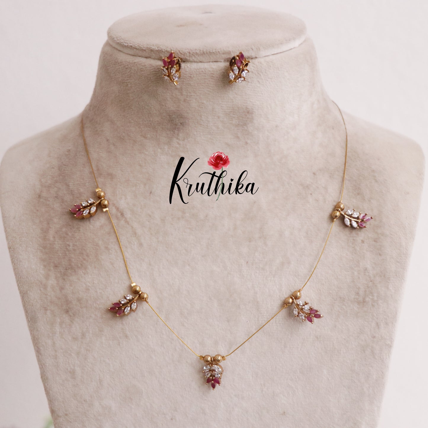 Simple Leaf Drop Invisible Chain NC2222