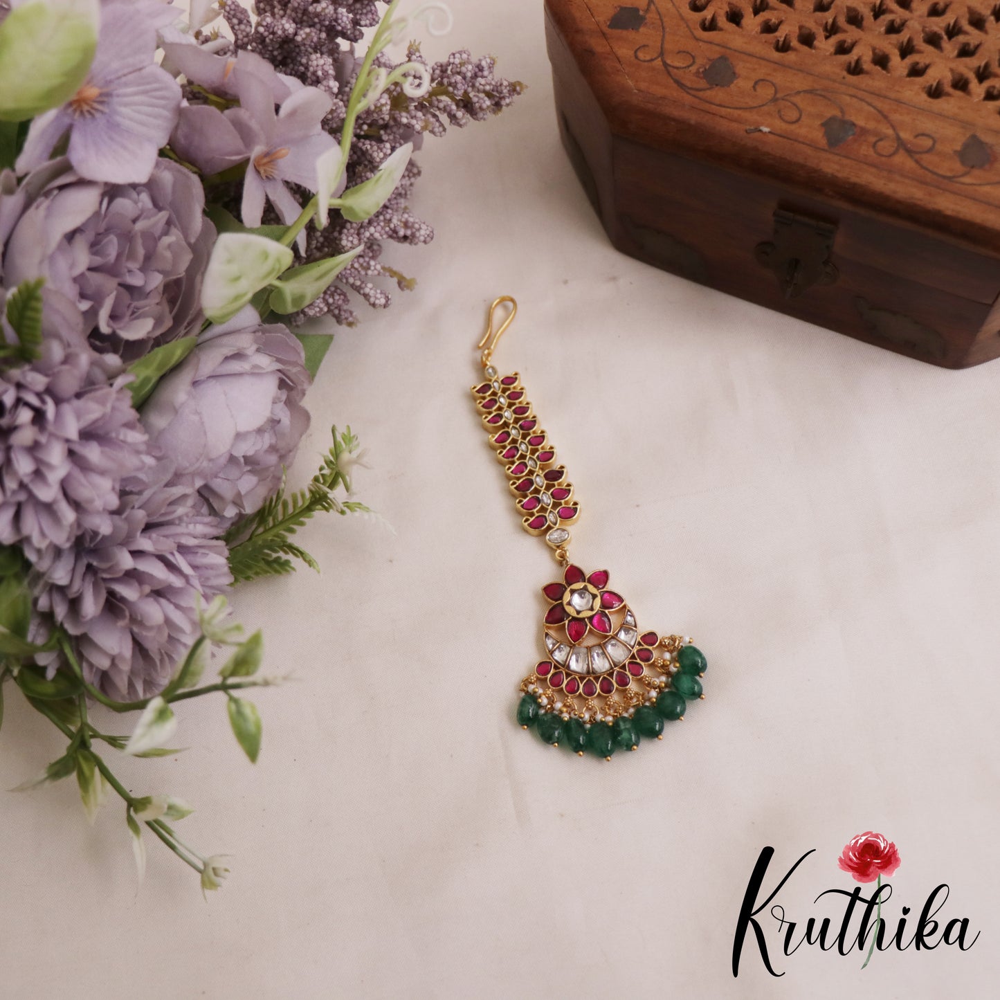 Trendy Floral Motifs Jadau Maang Tikka With Green Bead Drops MT387
