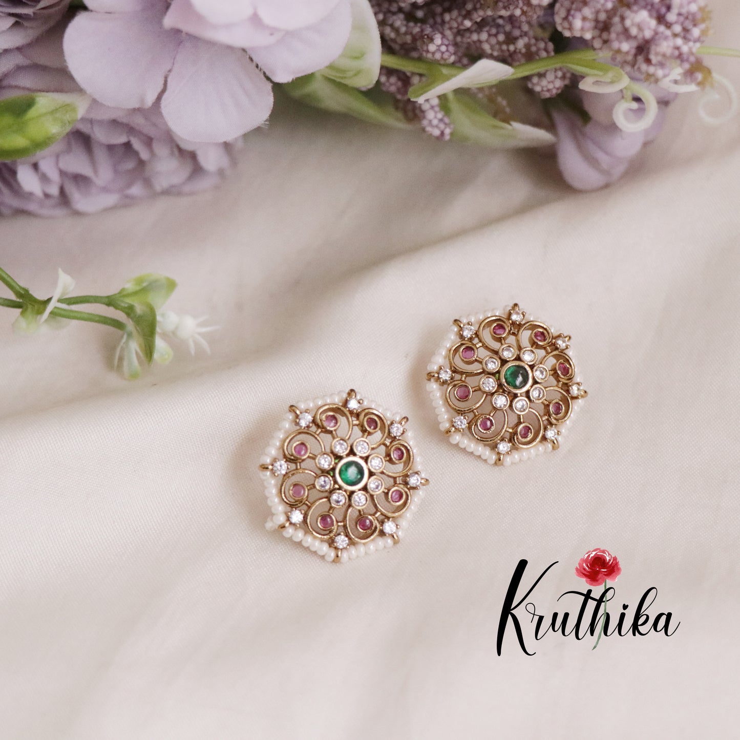 Simple Antique Kemp Floral Studs with Pearl Border E639
