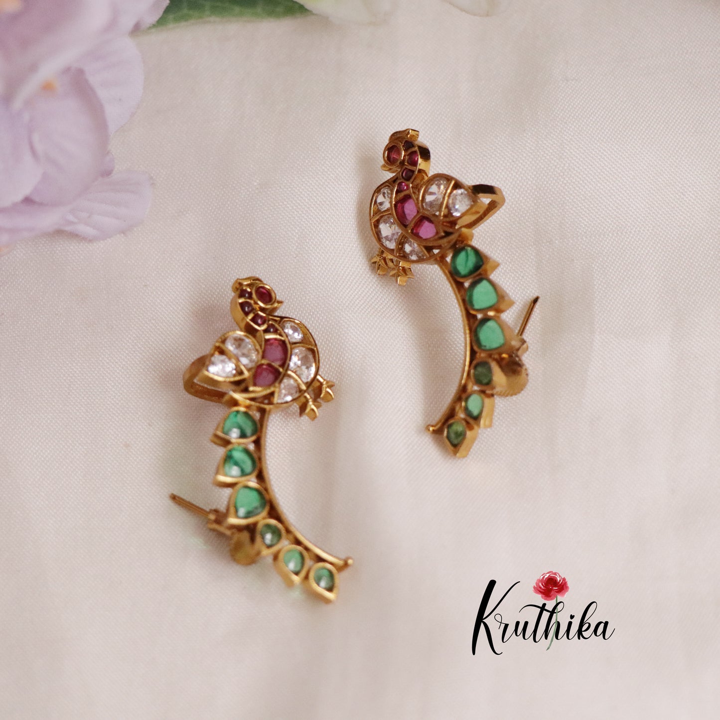 Beautiful Kemp Peacock Earcuff E644