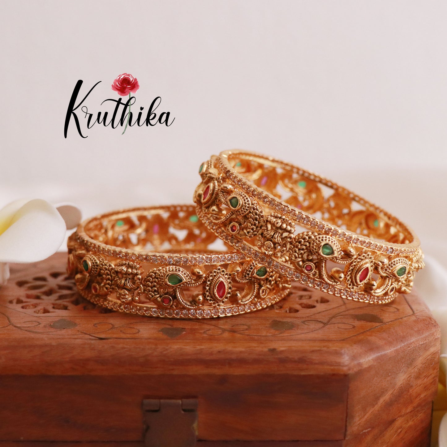 Peacock Bangles B142