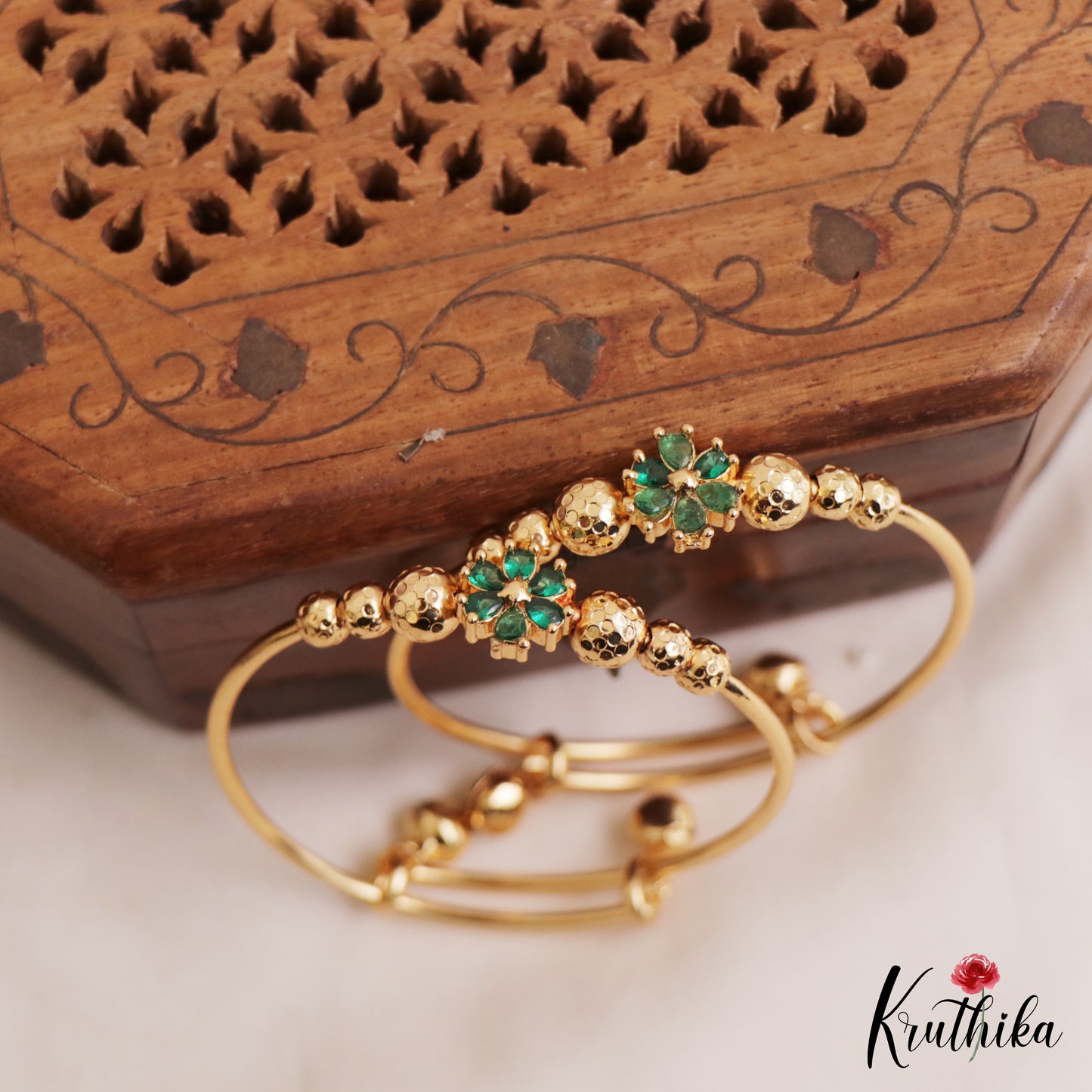 Pretty Gold-Tone Floral Adjustable Kada B511 (Set Of 2)