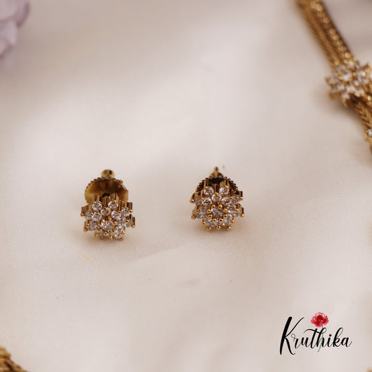 Simple Trendy Floral Motifs Necklace NC2629