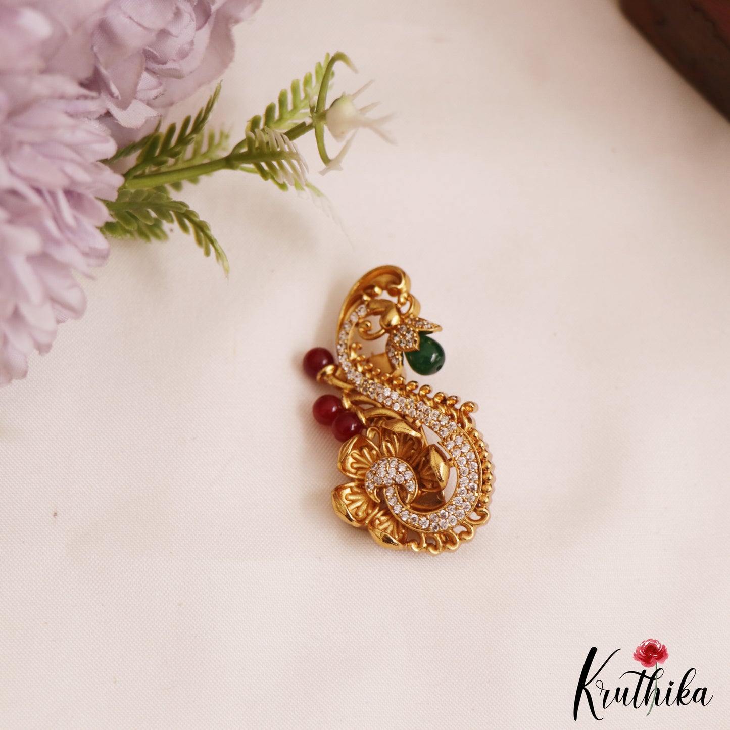 Elegant Gold-Tone Floral Motifs AD Saree Pin SP60