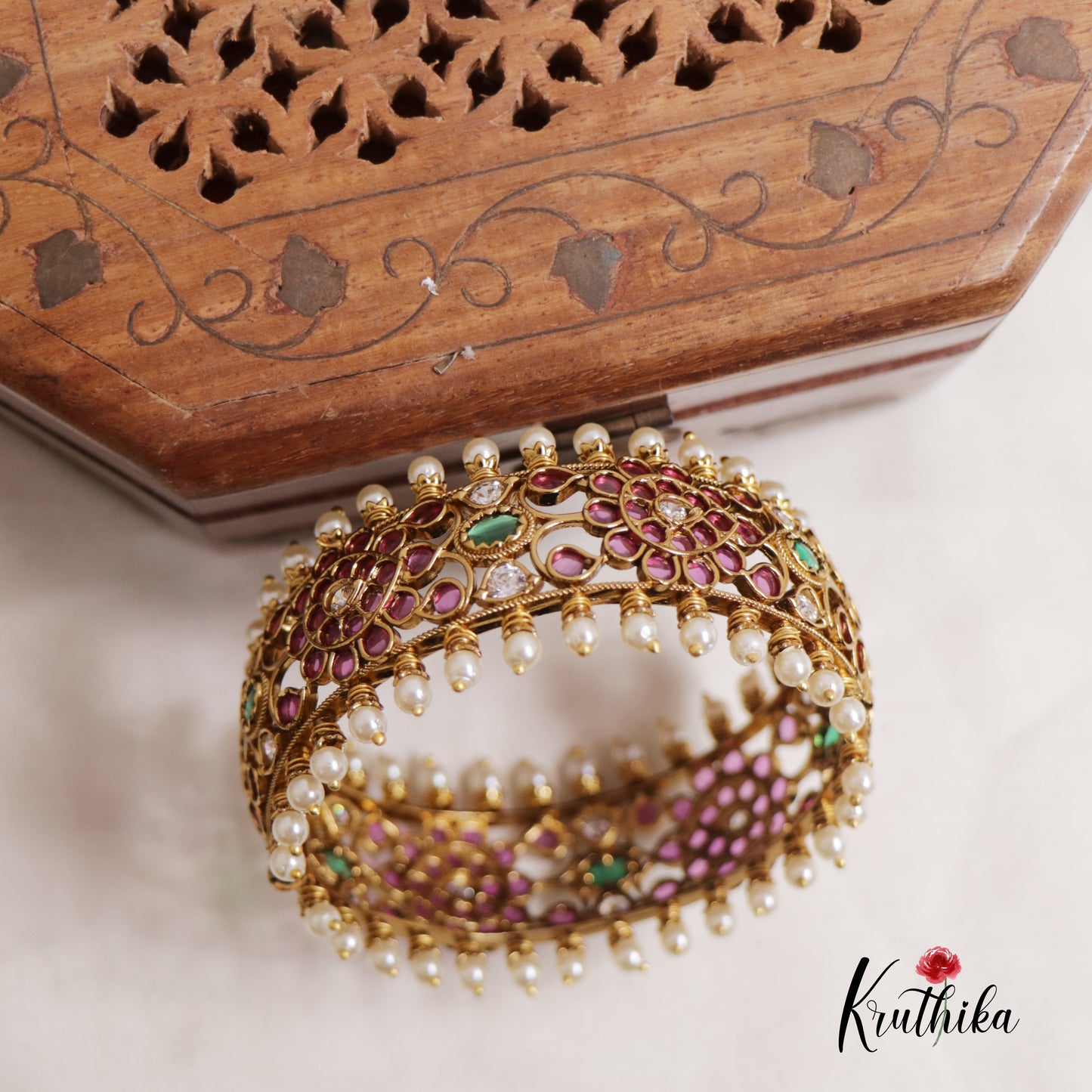 Traditional Kemp Bold Floral Single Kada Bangle Openable B348