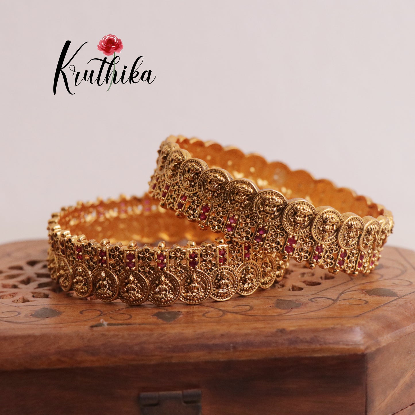 Beautiful Antique Lakshmi Coin/Bottu Bangles  B194 (Available in 2 Colour)