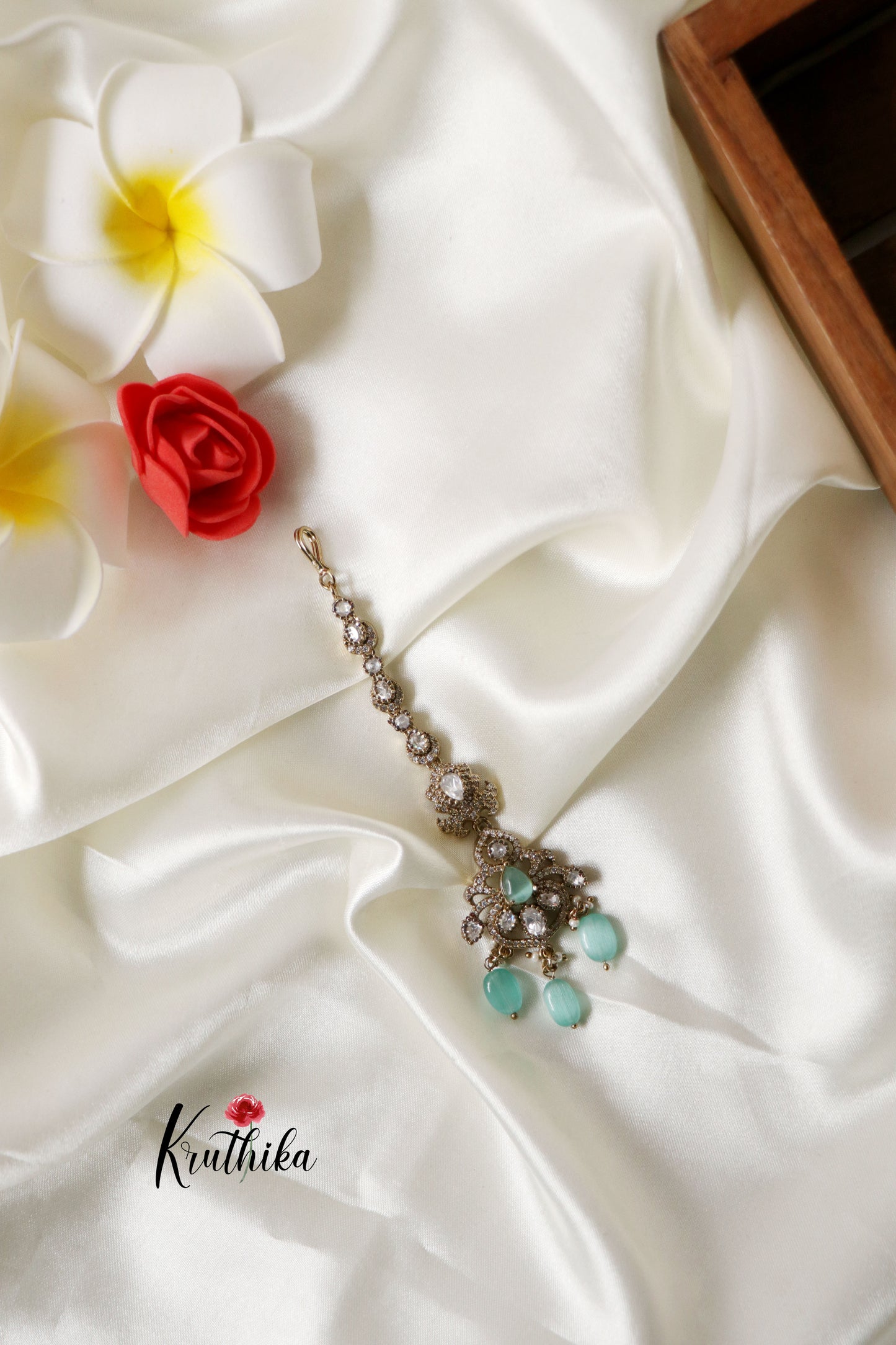 Simple Victorian Maang tikas MT156